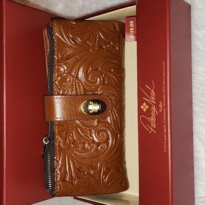 Patricia Nash Tooled Tan Embossed Leather Wallet Brand New